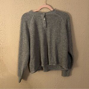Old Navy Grey Waffle Knit Long Sleeved Thermal Size L Fall Layering Cozy Warm